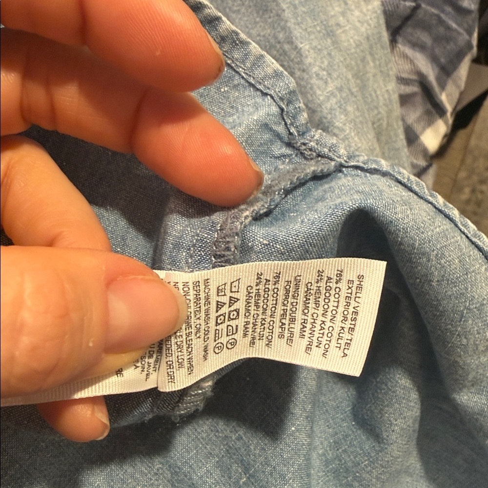 Lucky Brand Light Blue Boyfriend Shirt Denim Button-Up Shirt size medium - Picture 5 of 5